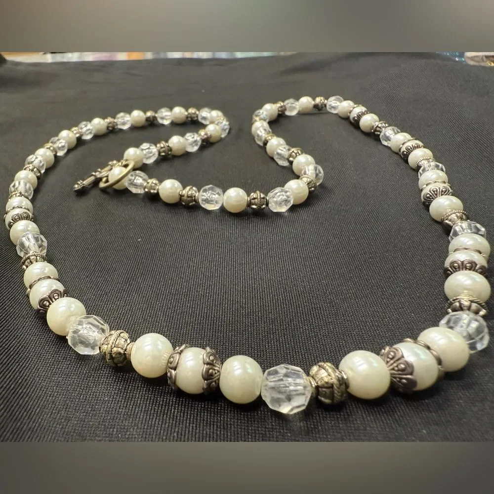 Cream Beaded Necklace with Crystal Accents
